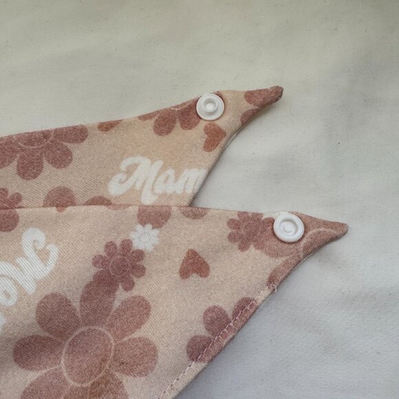 EUC Loic by Design Mama's Girl Mother's Day Dog Bandana with Poms, Pink Daisy, M - Picture 8 of 13